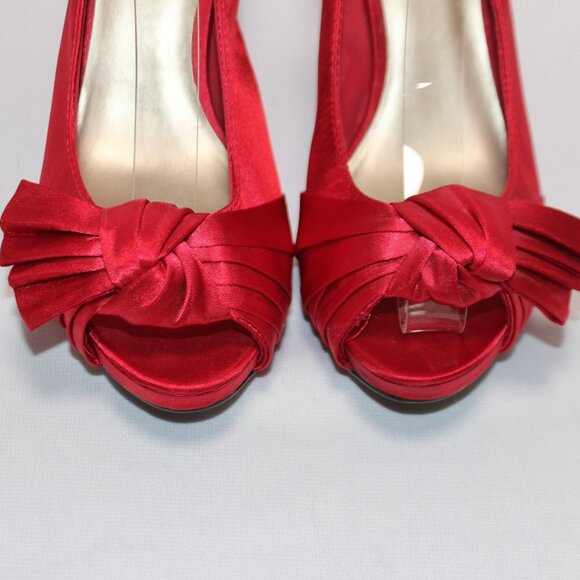 NWOT Fioni Night Red Satin Peep Toe Platform Sling Back Heels - Picture 2 of 13